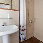Vivienda De Granja La Lomica *