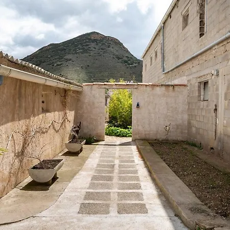 Vivienda De Granja La Lomica Ladrunan