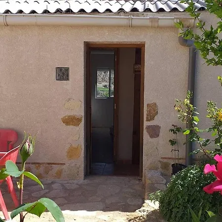 Vivienda De Granja La Lomica * Ladrunan