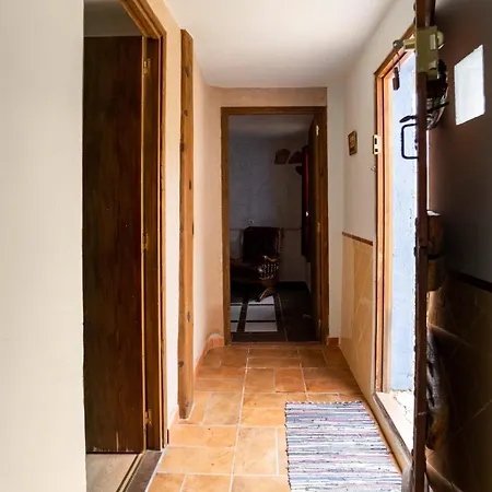 Vivienda De Granja La Lomica