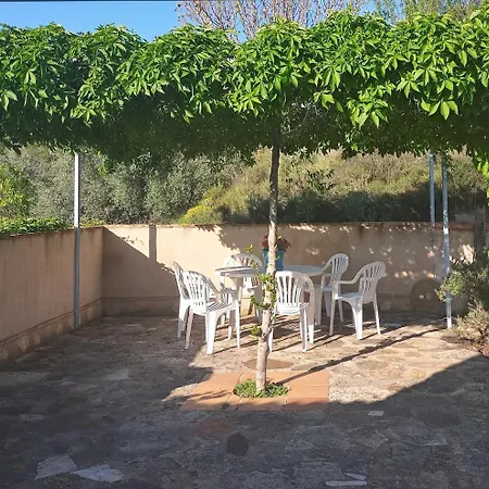 Vivienda De Granja La Lomica بيت للعطل