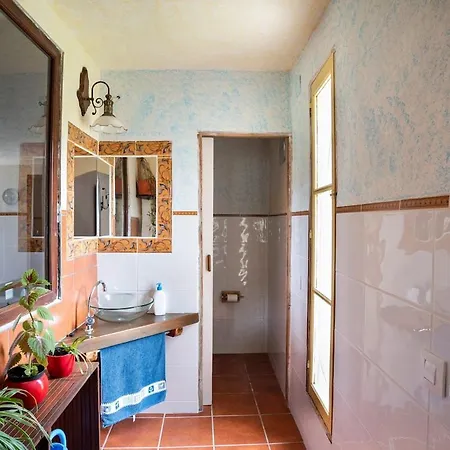 Holiday home Vivienda De Granja La Lomica *